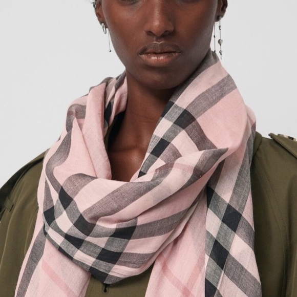 Burberry Giant Check Print Scarf - Picture 4 of 5